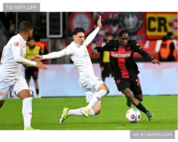 海登海姆低位防守形态,收缩肋部应对拜仁半空间渗透 海登海姆低位防守形态,收缩肋部应对拜仁半空间渗透